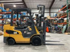 2021 CATERPILLAR FORKLIFT MODEL 2C6000; LP POWERED; APPROX MAX CAPACITY 6000LBS, APPROX MAX HEIGHT