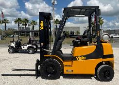 2019 YALE FORKLIFT MODEL GLP040MXNEAE084, LP POWERED, APPROX MAX CAPACITY 4,000 LBS