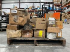 ( 1 ) PALLET OF ASSORTED FASTENERS AND HARDWARE; NUTS, BOLTS, SCREWS. AND WASHERS;MULTIPLE BRANDS,