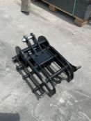 ( 1 ) UNUSED MINI GRAPPLE ATTACHMENT FOR MINI EXCAVATOR