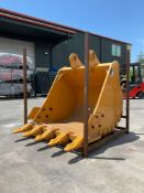 UNUSED CAT 320 EXCAVATOR BUCKET W/ TEETH MODEL B320