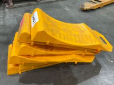 ( 6 ) HEAVY DUTY WHEEL SAFETY CHOCKS