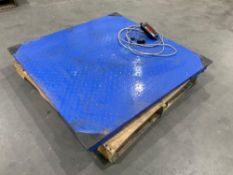 ( 1 ) INDUSTRIAL WEIGHT SCALE W/ READER