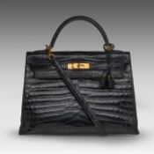 A Hermes Kelly sellier 32 Crocodylus Niloticus handbag with CC hardware 22 x 32 x 12 cm. (8.66 x 12.