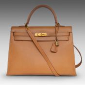 A Hermes Kelly 35 sellier veau epsom handbag with CC hardware 24.5 x 35 x 13 cm. (9.65 x 13.77 x 5.1