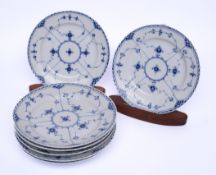 7 Vorlegeteller, "Musselmalet", Royal Copenhagen, 1x 1870-1890, 1x 1894-1900, 3x 1889-1922, 2x 1923