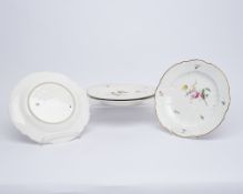 4 Speiseteller, Höchst, 1763-1796, Alt-Brandenstein, bunte Blumen, Goldrand, ø 24.5 cm, je restauri