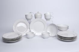 Kaffeeserviceteile, 19-tlg., KPM Berlin, Rocaille, Weißporzellan: Zuckerdose, 6 Tassen (1x Chip), 6