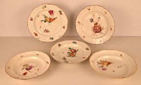 Ludwigsburger Porzellan: 2 Suppenteller, 3 Teller