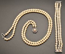 Perlenkette und -armband