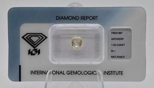 Loser Diamant, (Kissen-Schliff) 1.02 ct. Natürlich, leicht gelb eingeschweißt, mit Zertifikat