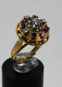 18 K Ring mit Rubinen und Diamanten