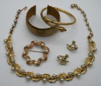 Schmuckkonvolut in Goldfarbe