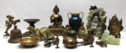 Konvolut asiatische Skulpturen und Objekte