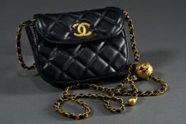 Chanel "Mini Pearl Crush Flap" Tasche mit CC Logo Magnet-Schließe und größenverstellbaren Kettenrie