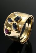 Breiter Gelbgold 585 Bandring mit Brillant (ca. 0.03ct/VSI/W), Saphir- und Rubin Cabochons, 7,6g, G