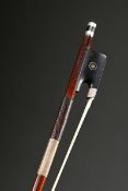 Bratschen- oder Violabogen, an Stange und Frosch gestempelt Wilhelm Raum ***, deutsch, 2. Hälfte 20