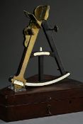 Oktant "Neill & Sons/ Belfast & Londonderry", Ebenholz mit Bein Einlagen, Bleistift mit Elfenbeinka