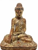 Sitzender Buddha, Holz mit Blattvergoldungen und Edelsteinen besetzt, 17. Jahrhundert, wohl Burma o