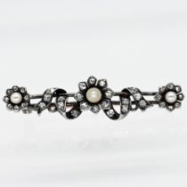 Antique stick pin with 3 oriental pearls and 36 rose-cut diamonds, total approx. 0.6 ct, circa 1900