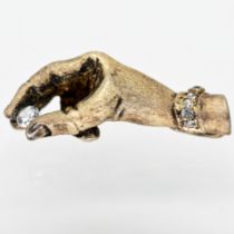 Pendant “sculptural hand” with gemstone setting, goldsmith’s work, 21st century