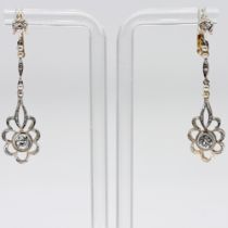 Pair of Art Déco pendant earrings with old-cut diamonds, 11 rose-cut diamonds and 8 small oriental 