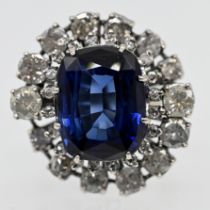 Large cocktail ring with synth. sapphire and 34 brilliant-cut diamonds, total approx. 3.5 ct, 20th 