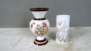 2 Porzellanvasen gemarkt 19 und 24cm