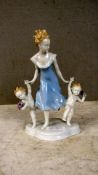 Porzellanfigur Mutter mit Kindern