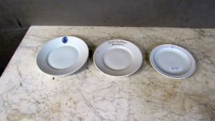 3 Porzellanteller mit Logo Kronos