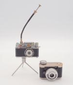 2 Teile: Walter Kunik KG/K.K.W., RJ Ompex & Peace-Gas Camera Lighter, Frankfurt a. M., Japan, 1960e