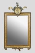 Aufwendig geschnitzter Spiegel aus Holz, vergoldet, 18. Jh., mit Bekrönung, Louis XVI, Maße: 45 cm 