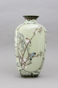 Japan, Vase, Meiji, 19. Jh. Cloisonné.
