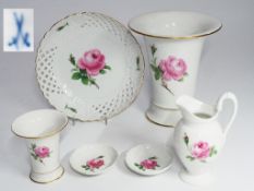 Sechs Teile Konvolut. MEISSEN, Dekor "Rote Rose" mit grünen Blättern und Knospen