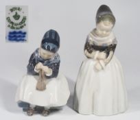 Zwei Amager Mädchen in dänischer Tracht. ROYAL COPENHAGEN.
