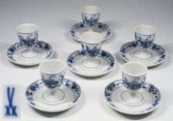 MEISSEN Eierbecher auf fester Unterschale, 6er Satz.