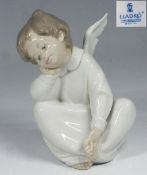 Träumender Engel. Lladro, Valencia/Spain.