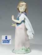 Junge Prinzessin. . Lladro, Valencia/Spain. Modellnummer 6036. Entwurf von Antonio Ramols, 1993.