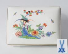 Porzellandose "Kakiemon-Stil", zweiteilig. MEISSEN, 1. Wahl.