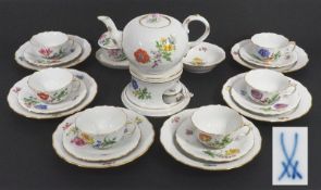 Teeservice mit bunter Blume, MEISSEN nach 1934, 1. Wahl.