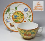 HERMES Paris. Tasse mit Untertasse.