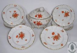 Terrine, Speise- und Suppenteller. NYPMHENBURG, Form "Rokoko", eisenrote Blumenmotive