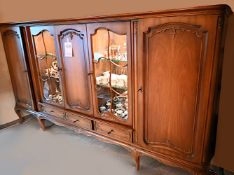 1 Highboard,