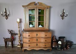 1 Barockkommode mit Vitrinenaufsatz, Eiche, rest. um 1790