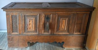 1 Truhe süddeutsch um 1780, Eiche, Weichholz, Original Zangenschloss