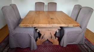 1 Jogl-Tisch massiv Eiche mit Schublade, 6 Stühle mit Hussen