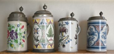 4 Fayence-Krüge, Zinnmontur, wohl versch. Manufakturen wie Abtsbessingen, Ansbach u.a.