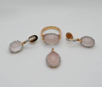 1 Set Schmuck: Ohrringe/Anhänger/Ring je RG 18ct.
