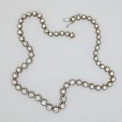 1 Collier WG 18ct. mit Brillanten