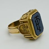 1 Herrenring GG 14ct. mit Reliefstein monogrammiert "PT"
